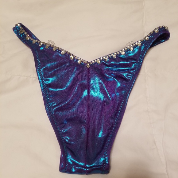 Competition Bikini - Picture 3 of 3